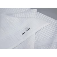 شماغ بييركاردان كلاسيك ابيض