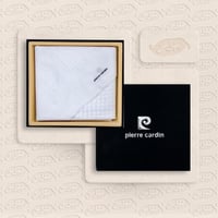 شماغ بييركاردان كلاسيك ابيض