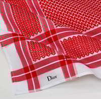 شماغ ديور كاجول