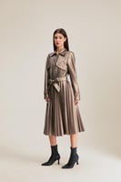 فستان جلد بكسرات وحزام