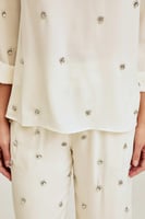 بلوزة واسعة مزينة بالكريستال