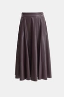 تنورة جلد بطيات