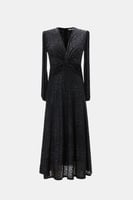 فستان بنقوش مخملية