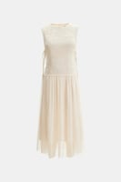 فستان مُطرز بلا أكمام