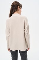 بلوزة فضفاضة بياقة عالية