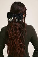 مشبك شعر فيونكة مزين باللؤلؤ