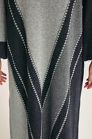 فستان واسع بنقوش هندسية