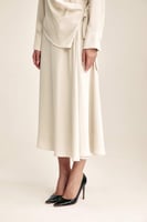 تنورة كلوش ميدي