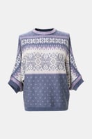 بلوزة بنقوش هندسية