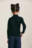 بلوزة أساسية بياقة عالية