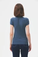 بلوزة بيسك بأكمام قصيرة