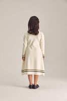 فستان محبوك بنقوش مقلمة