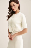 جاكيت محبوك مزين بجيوب