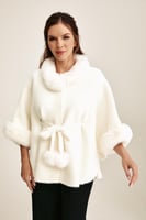 بلوزة كيب بتفاصيل فرو