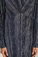 فستان مخمل بنقوش مقلمة