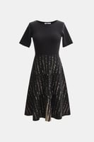 فستان مزين بنقوش