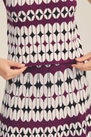 بلوزة مطبعة بدون أكمام