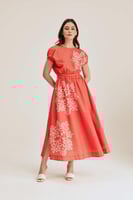 بلوزة مطبعة بحواف مطاطية