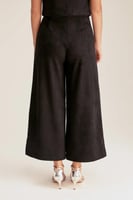 بنطلون واسع مزين بالخرز