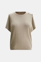 بلوزة مزينة بأزرار