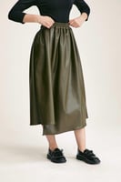 تنورة جلد بخصر مطاطي