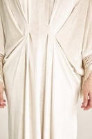 فستان مخمل بحواف هدب