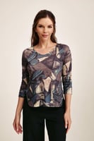 بلوزة مزينة بنقوش