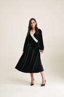 تنورة مخمل بقصة كلوش