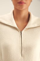 بلوزة محبوكة بسحاب