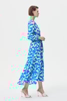 فستان مطبع بتصميم طبقات