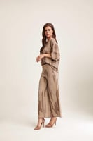 بنطلون مزين بنقوش بلمعة