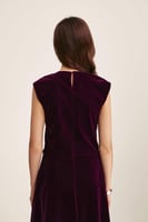 بلوزة مخمل مُطرزة