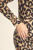 إسوارة بتصميم هندسي مٌفرغ