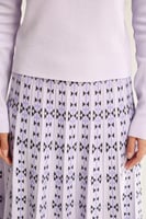 بلوزة محبوكة بنقوش هندسية