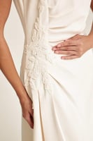 فستان درابية بتفاصيل مٌطرزة