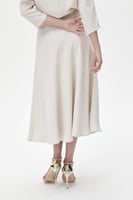 تنورة بقصة كلوش