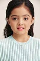 عقد مزين باللؤلؤ