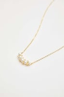 سلسال مزين باللؤلؤ