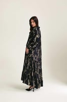 فستان مورد بياقة بربطة