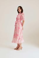 فستان مورد بأكمام منفوخة