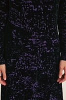 فستان مخمل بقصة غير متماثلة