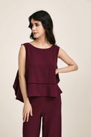 بلوزة واسعة بلا أكمام