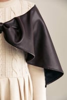 فستان محبوك بكاب جلد