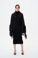 وشاح مزين بجيوب فرو