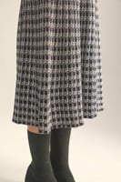 تنورة مزينة بنقشة هاوندستوث