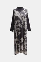 فستان واسع مزين بنقوش