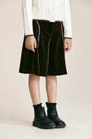 شورت مخمل مزين باللؤلؤ