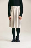 تنورة مخمل واسعة بكسرات