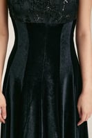 فستان مخمل بحمالات