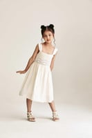 فستان بتفاصيل كروشية